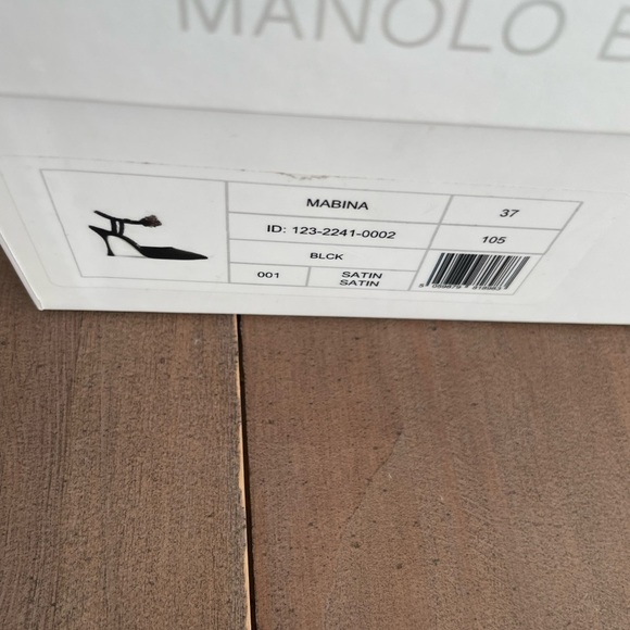 Manolo Blahnik Mabina 105 Satin Pump In Black Satin NWT - Picture 9 of 9